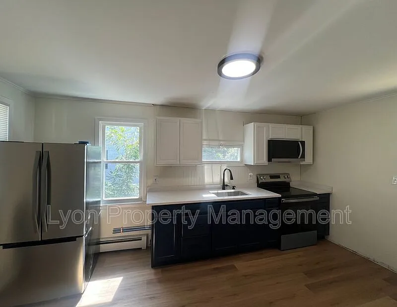 3 bed, 1.0 bath, $1,700 — Photo 1