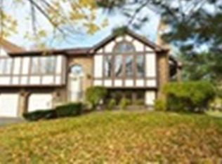 853 S Dwyer Ave, Arlington Heights, IL 60005