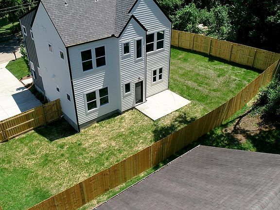5th image of 2133 11th Ave N