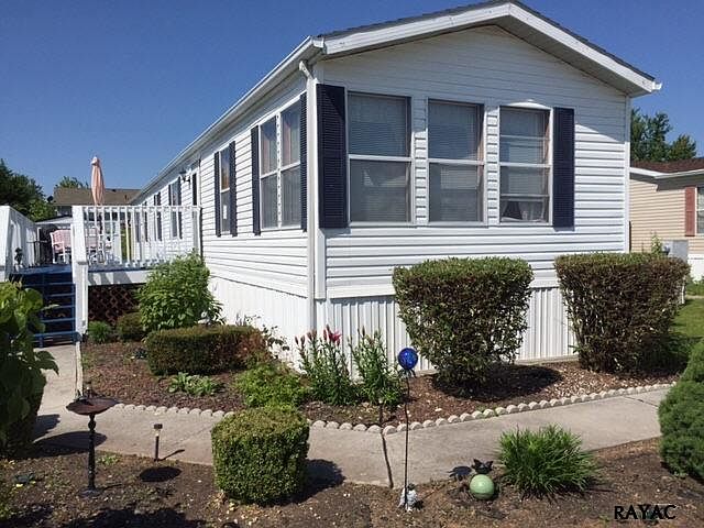 1st image of 45 Hampshire Dr