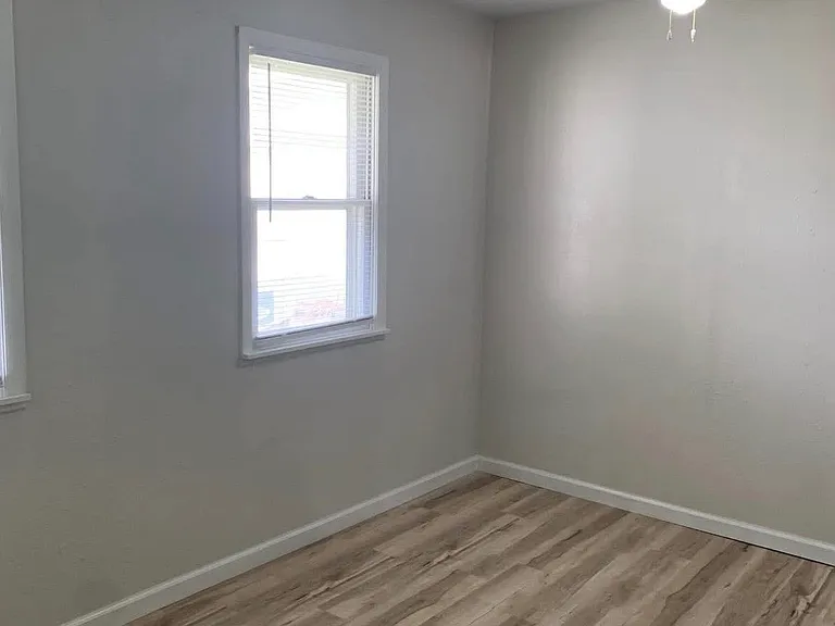 114 W Birch St — Photo 7