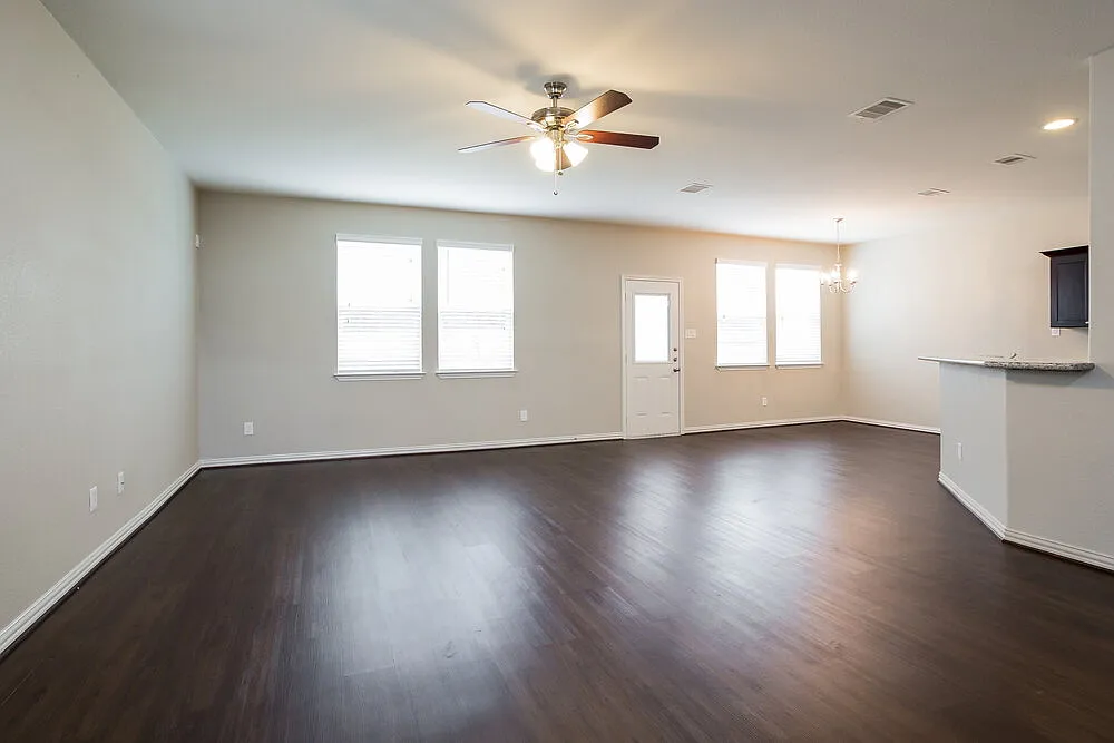 Building Photo - 2802 Mesquite Ridge Dr