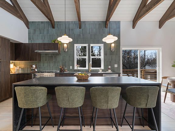 2nd image of 3224 Lindahl Rd