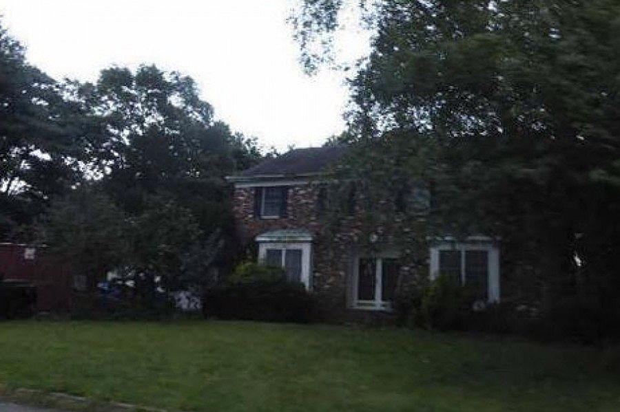 2nd image of 26 Buckingham Ln