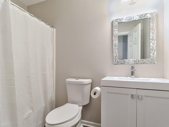 5th image of 4278 Suffield Woods Ave
