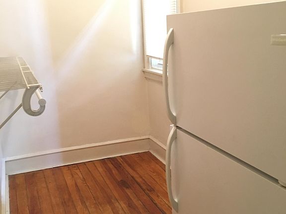 5th image of 1124 W Grace St APT 1