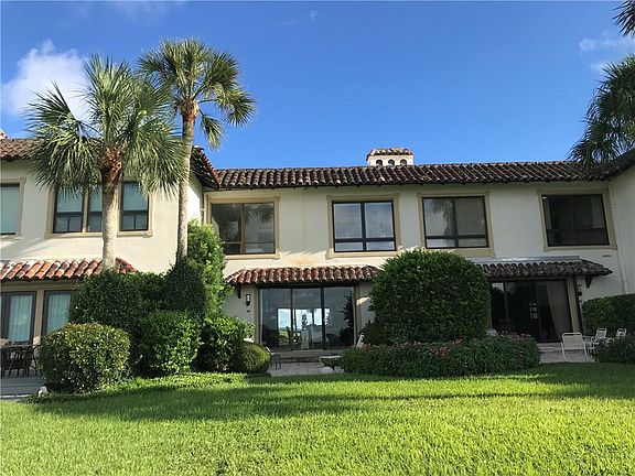 2nd image of 1105 River Club Dr