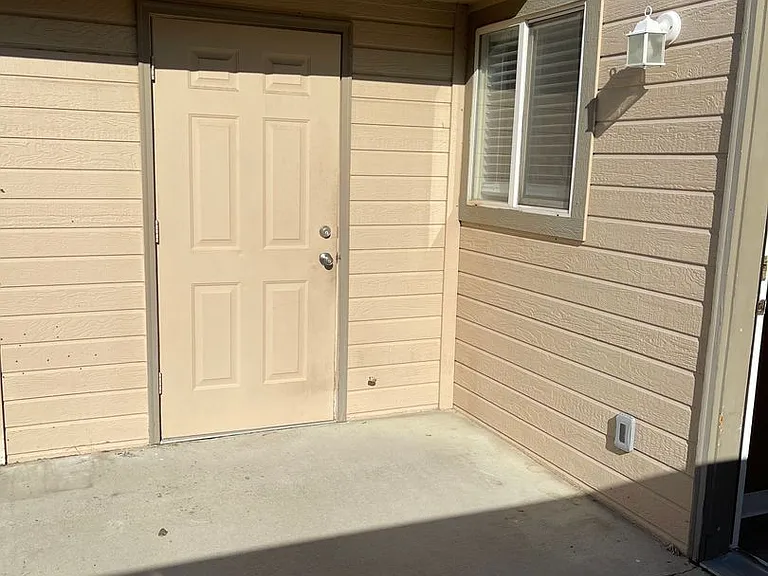 519 E Florida Ave — Photo 10