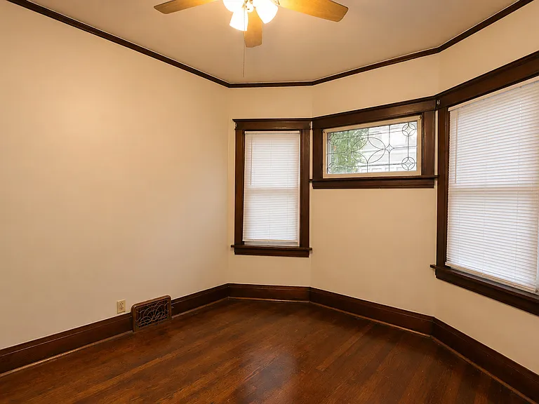416 W Jackson St — Photo 14