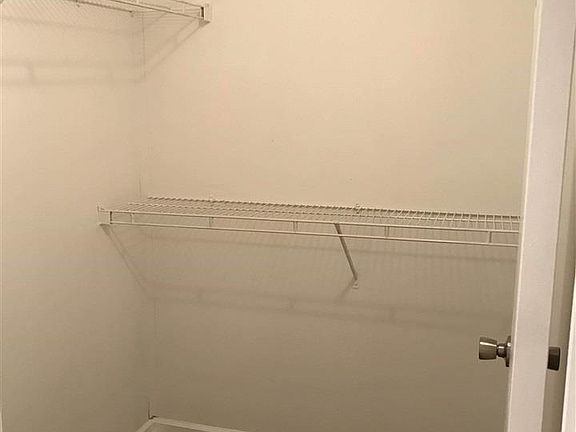 5th image of 303 Clearview Dr