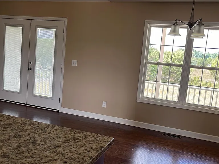 118 Portman Ln — Photo 9