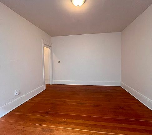 3rd image of 316 W Olympic Pl APT 4