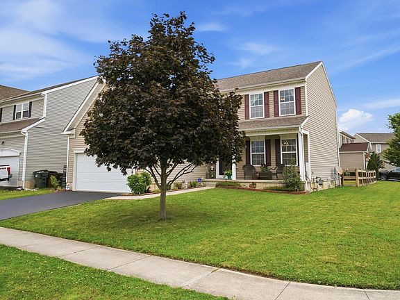 3rd image of 282 Karst Cir