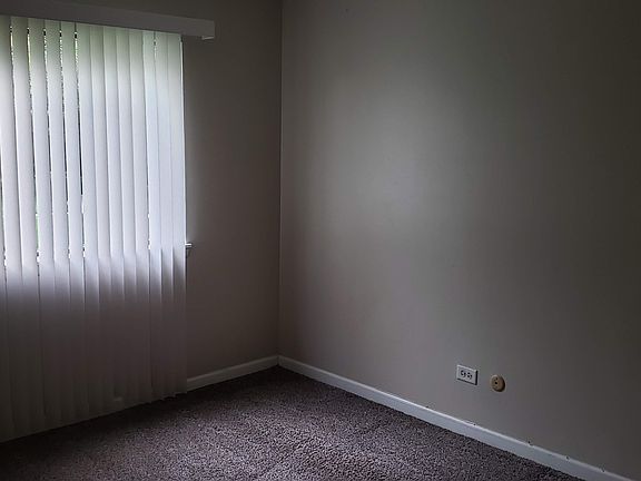 3rd image of 5S100 Pebblewood Ln APT E3