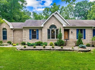 1812 Fox Trail Dr, La Grange, KY 40031