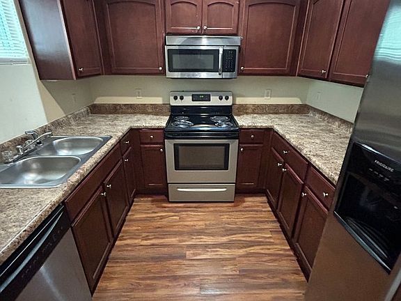 3rd image of 1846 Belle Vue Way Unit 2-A