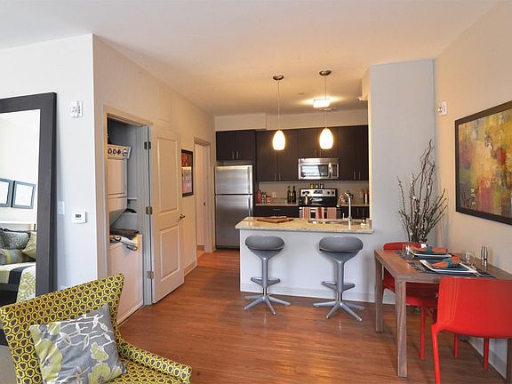 5th image of 1111 Stratford Ave #412