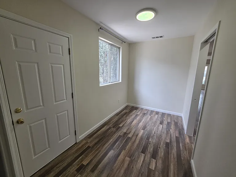 1250 S Orange St — Photo 12