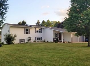 4008 Mary Dr, Onalaska, WI 54650