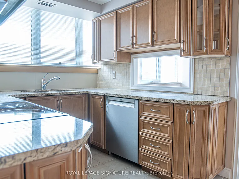 256 Jarvis St #11A — Photo 16