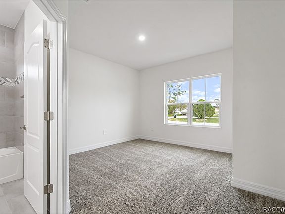 4th image of 2073 W Arbutus Dr