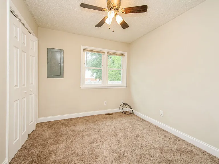 1203 Turnpike Rd — Photo 33