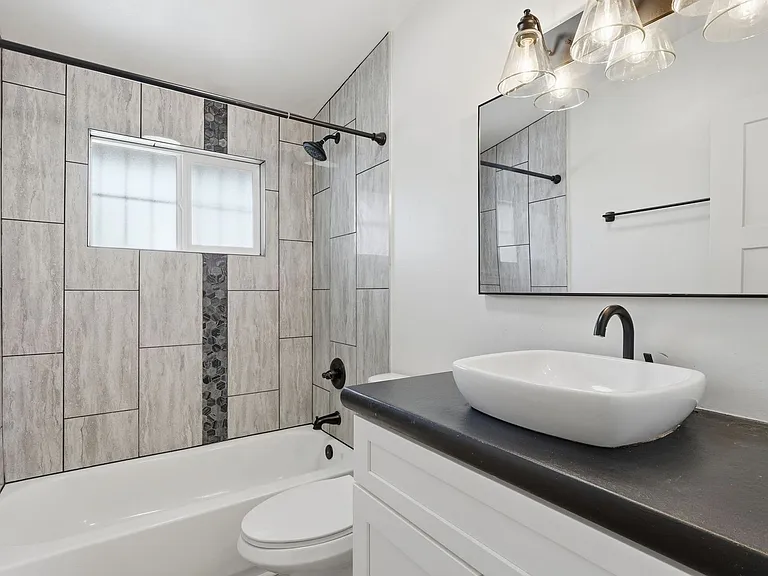 2535 N Dodge Blvd #3 — Photo 29