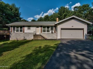 111 Alice Ln, Mount Pocono, PA 18344