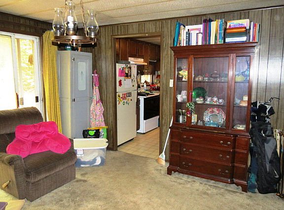 4th image of 21 Birch Hill Ln