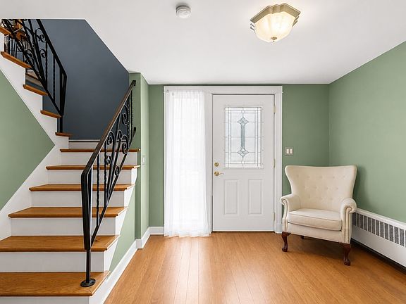 5th image of 165 King Philip St