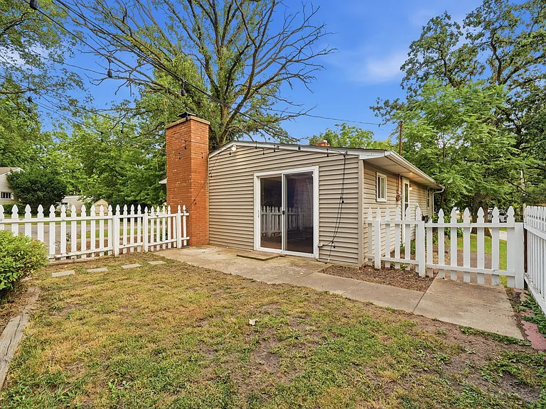 131 Oak Dr — Photo 27