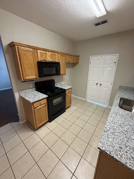 122 Lindas Creek Ln