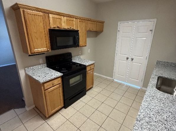 122 Lindas Creek Ln