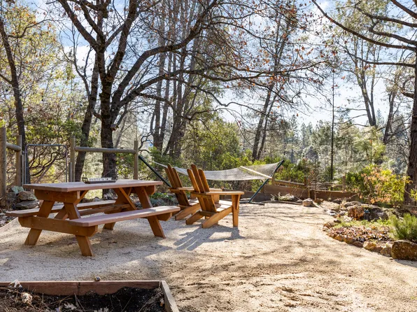 16979 Oscar Dr, Grass Valley, CA 95949