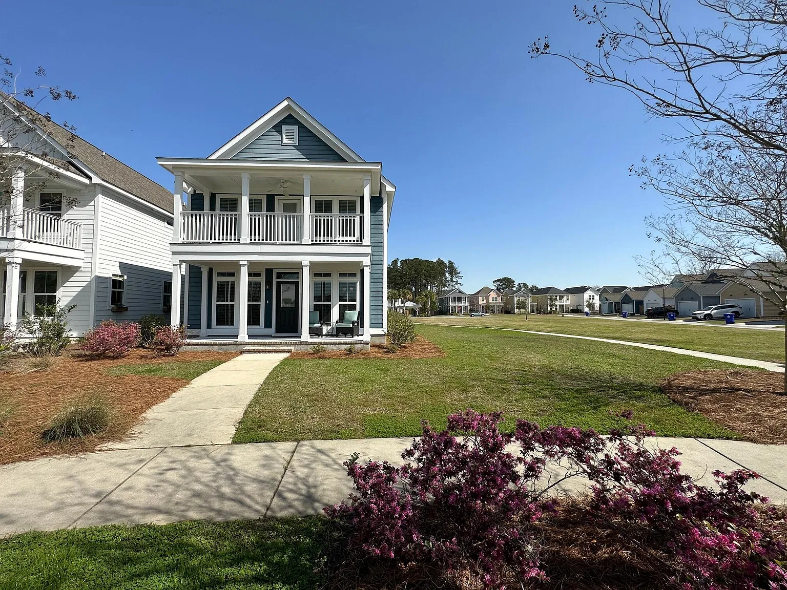 4 bed, 2.5 bath, 2267 sqft, $4,800 — Photo 2