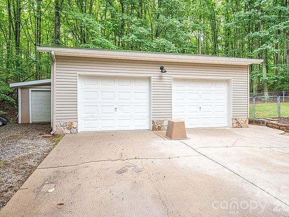 2nd image of 5043 Pebble Stone Rd