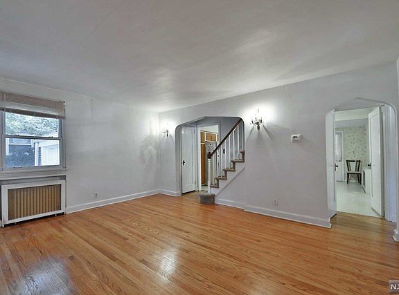 4th image of 36-02 Fair Lawn Ave
