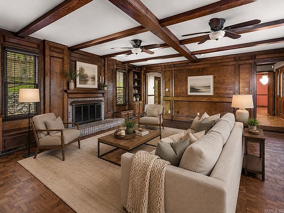 3rd image of 301 Valley Club Cir