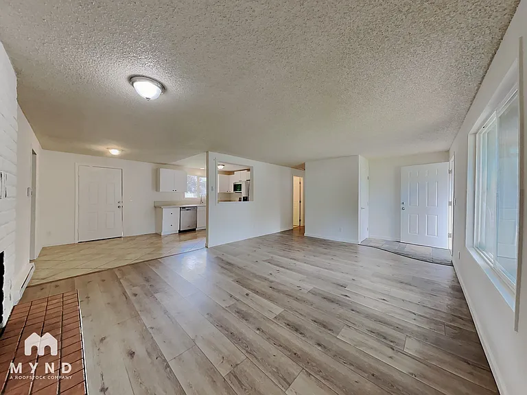 8612 Sw Ctr — Photo 2