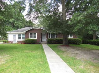1021 Dennis Dr, Hanahan, SC 29410