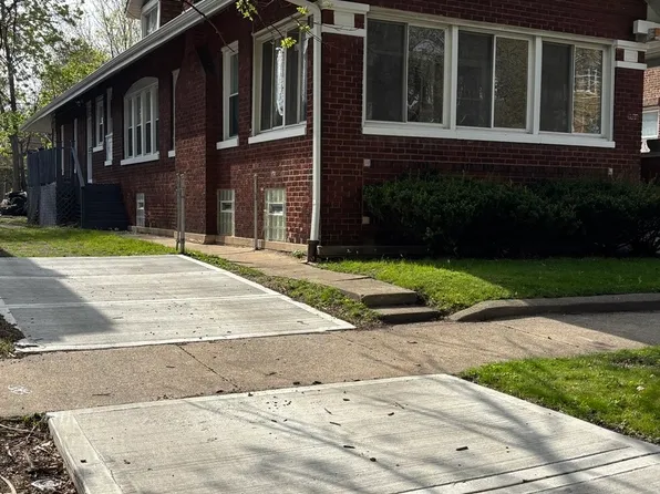 7518 S Ridgeland Ave, Chicago, IL 60649