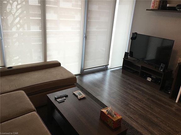 4th image of 250 Albert St #304