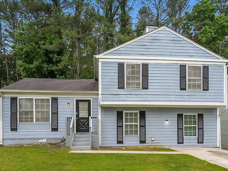 1338 Mill Lake Cir — Photo 1