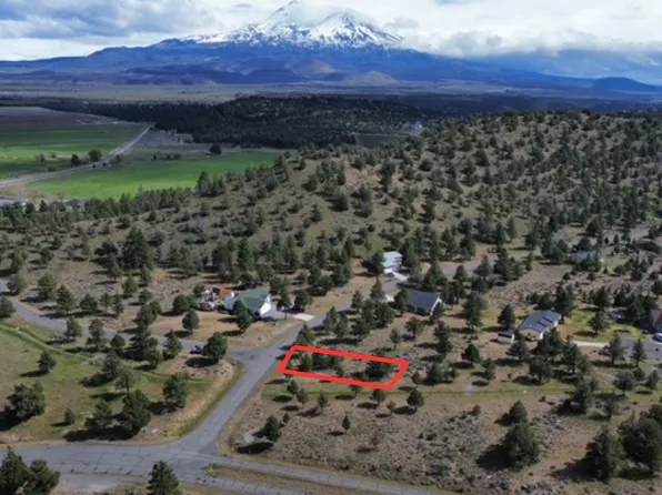 215 Mountain Wood Dr, Weed, CA 96094