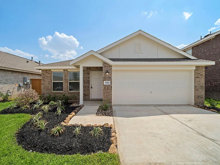 1524 Twilight Green Dr — Photo 1