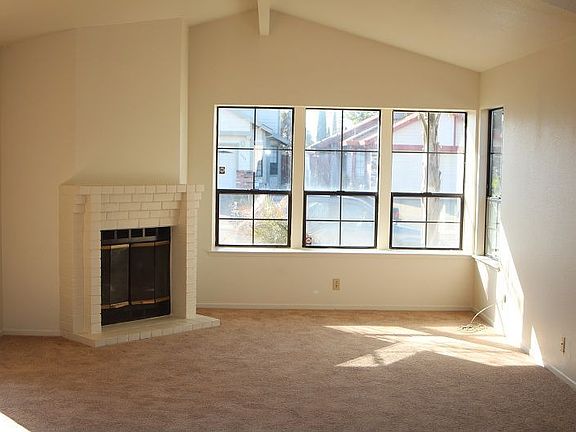 3rd image of 1338 Chignahuapan Way
