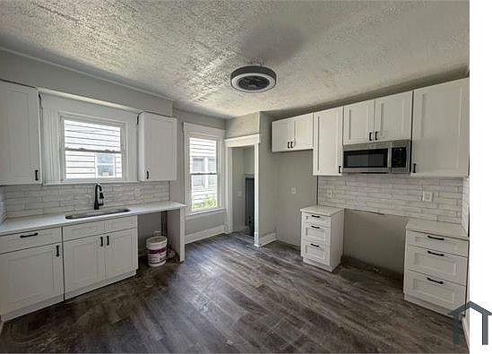 1st image of 2132 W 100th St
