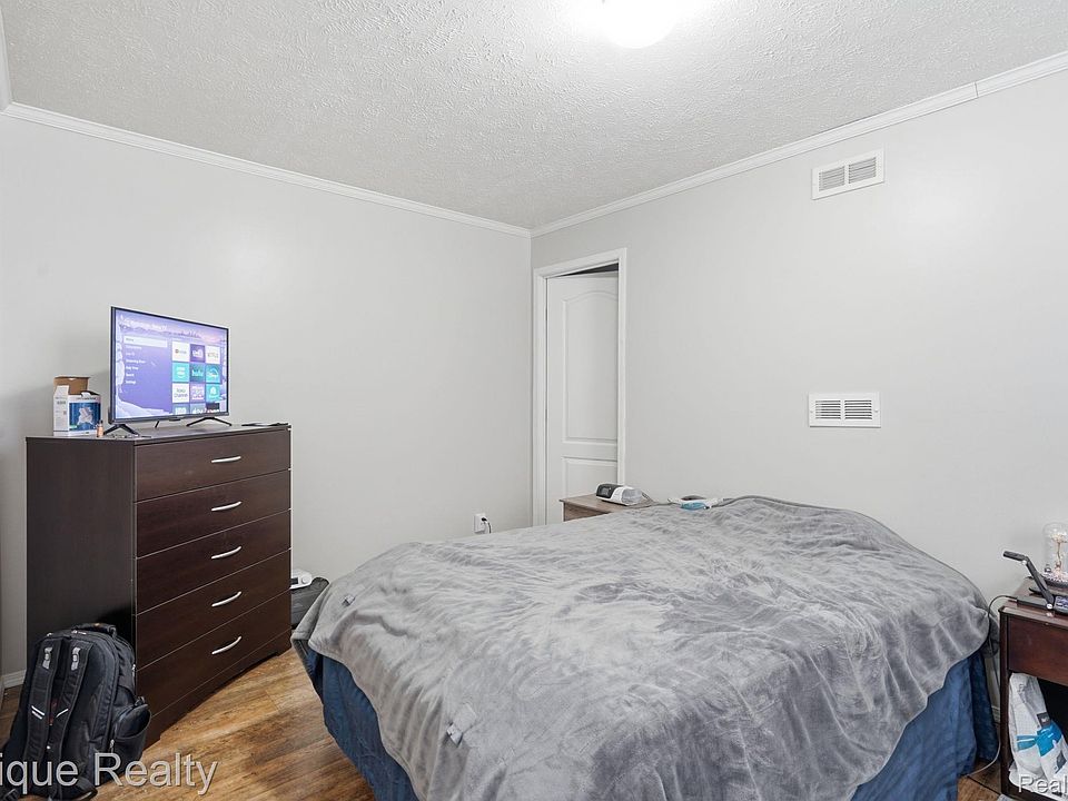 16031 Beech Daly Rd, photo 13