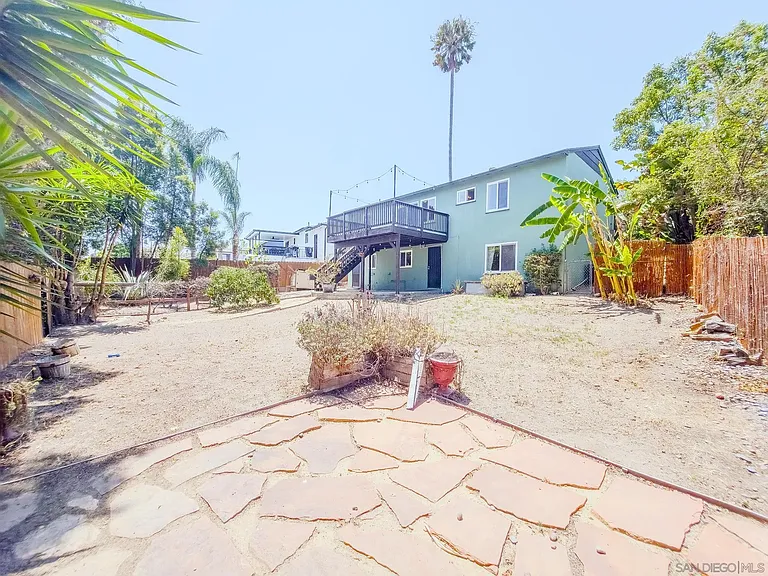 4635 Virginia Ave — Photo 24