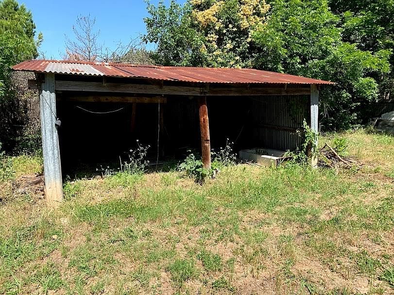 2nd image of 112 Hackberry Dr